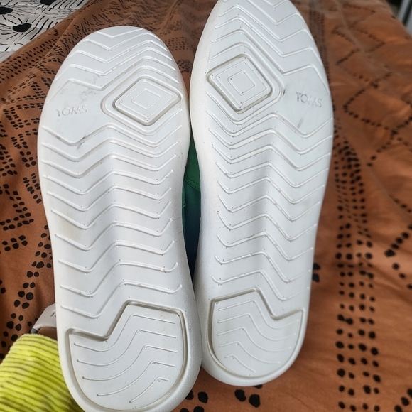 EUC TOMS Alpargata Mallow Rainbow Slip On Loafer Pride 5.5 - Picture 13 of 15